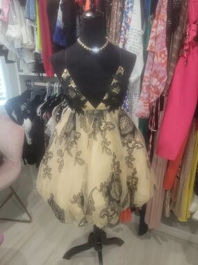 AKIRA Beige Midi Dress ,sexy ,romantic,date Nights,miami Nights,prom❤️